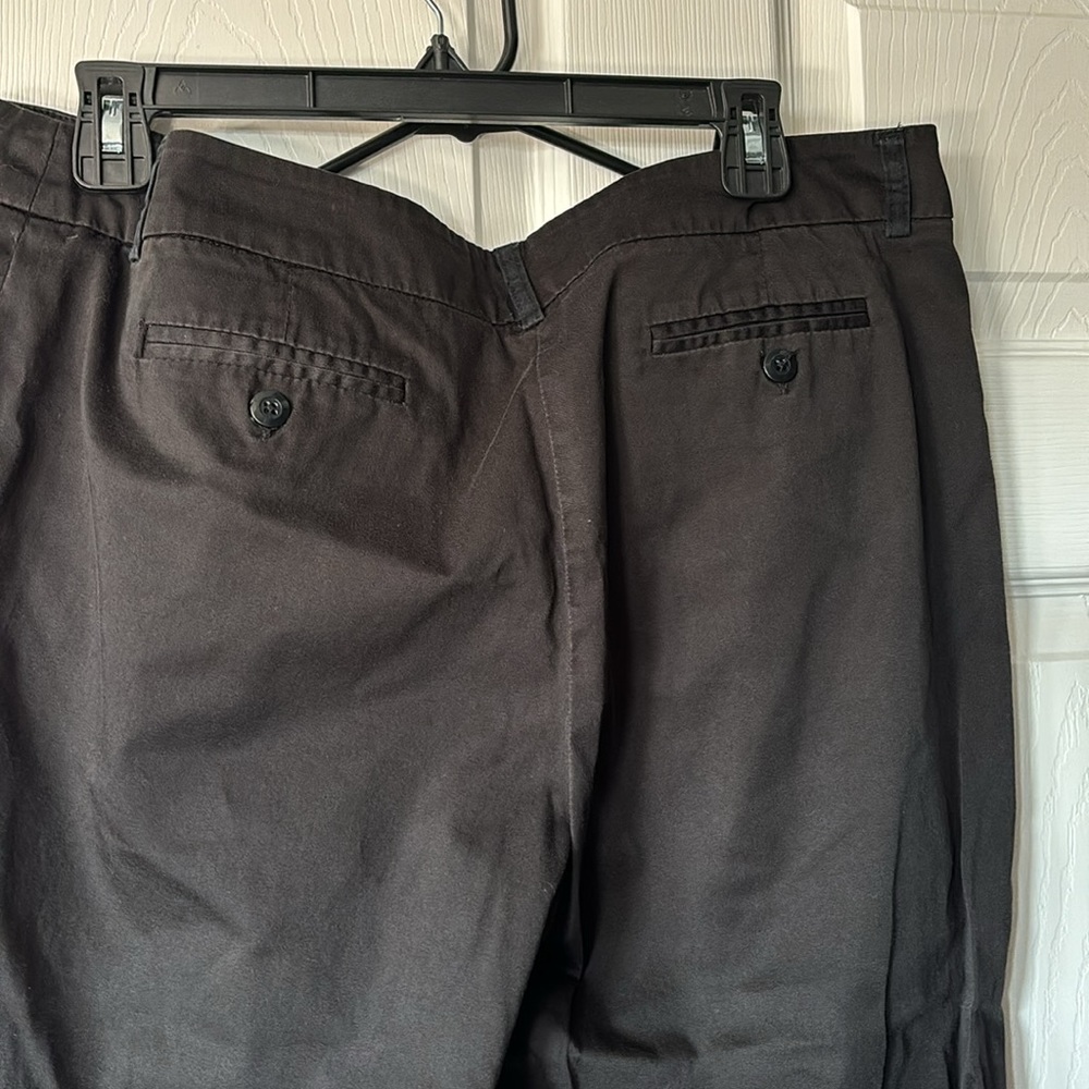 Capris - Picture 3 of 4